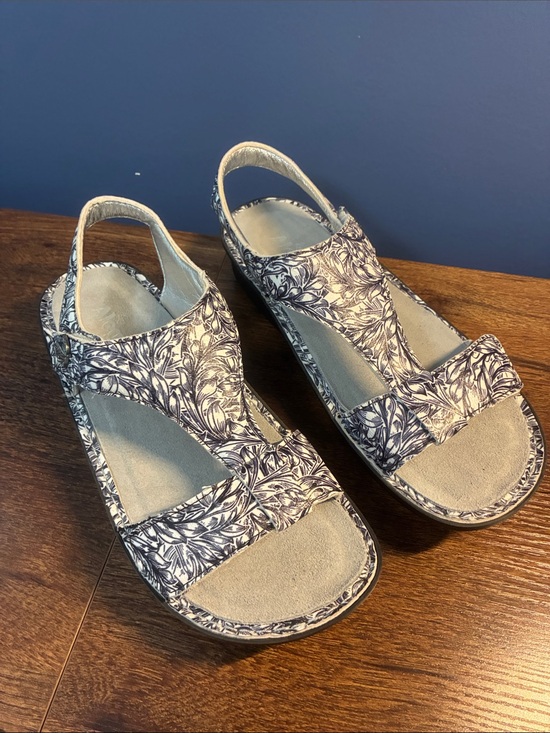 Alegria Shoes - Alegria Women’s Printed Slingback Comfort Sandals - Blue/White